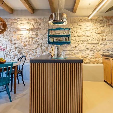 לינה וארוחת בוקר Casa Amando Eco Boutique House 3*